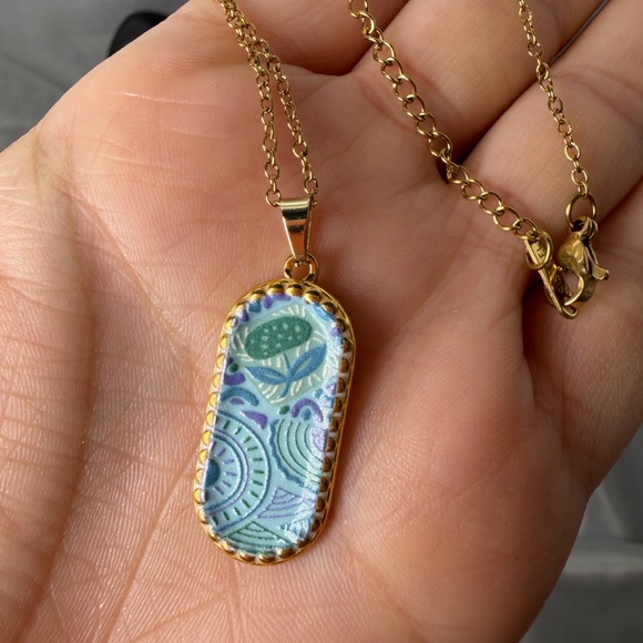 Stainless steel adjustable Gold and Blue Pendant Necklace - Picture 7 of 7